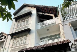 Bán nhanh căn biệt thự 300m2  có 2 mặt tiền trước sau, khu An Phú Q2